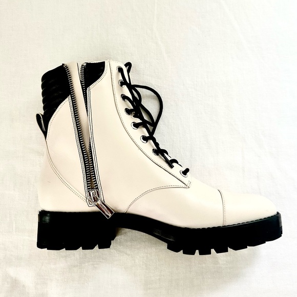 Michael Kors Ankle Boot - Picture 5 of 8